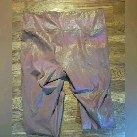 Women’s Mauve Iridescent Crop Leggings, Size XL - Picture 4 of 6